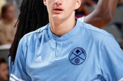 约基奇官方公布新规，命运悬念引发争议，爵士球迷热议！的简单介绍