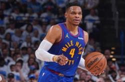 包含凯尔特人三巨头联手，威少得分突破，刷新队史纪录冲击季后赛！的词条